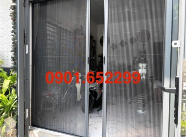  Cửa lưới chống muỗi có dễ tháo lắp không