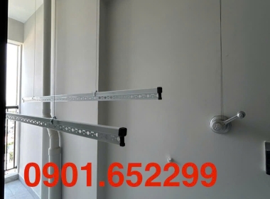  Giàn phơi gắn trần cho ban công nhỏ hẹp