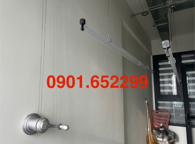  Giàn phơi gắn trần kiểu tay quay