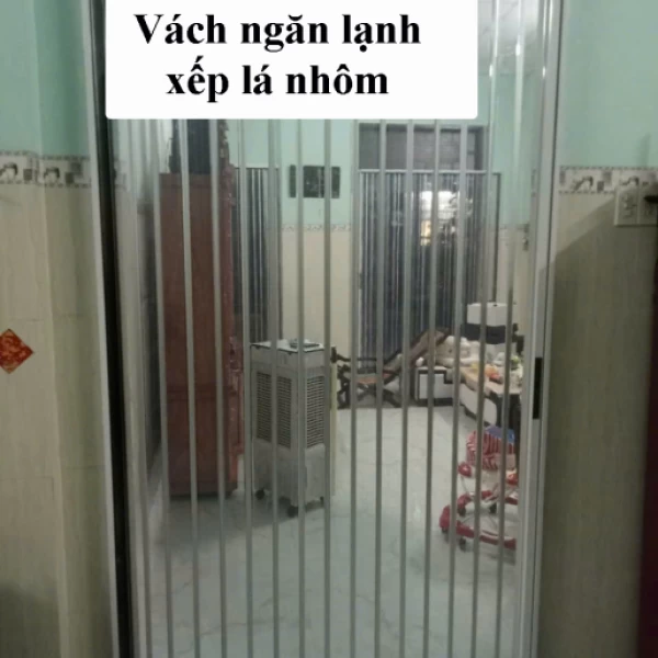 Vách ngăn lạnh xếp lá nhựa