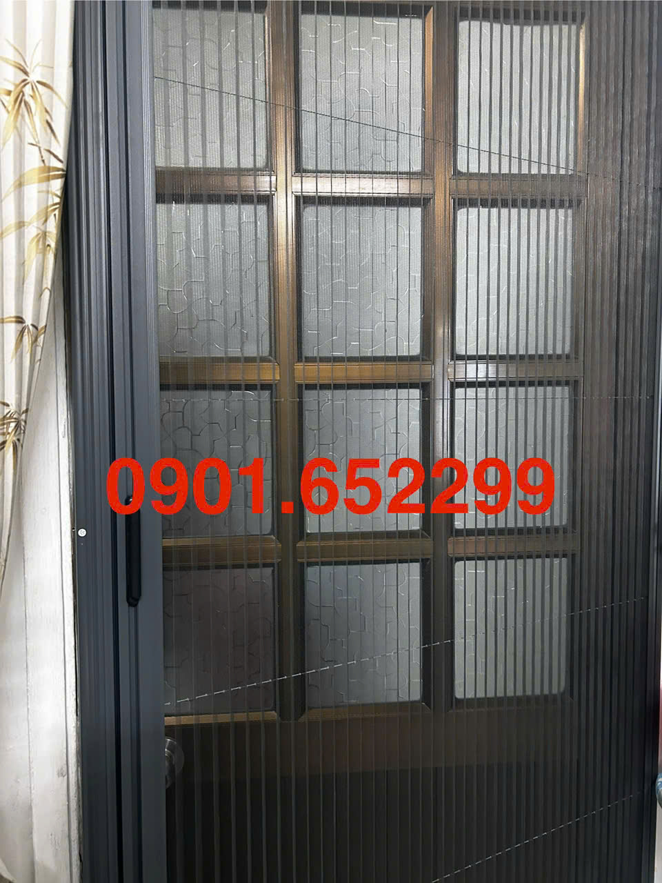 Cửa lưới chống muỗi cho nhà phố