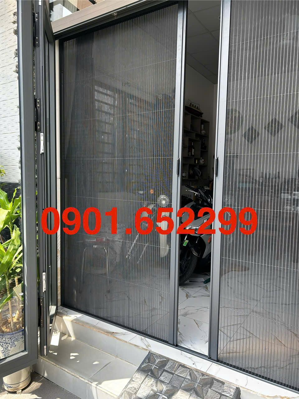 Cửa lưới chống muỗi cho nhà phố hiện đại