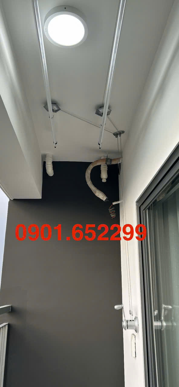 Giàn phơi gắn trần cho ban công chung cư