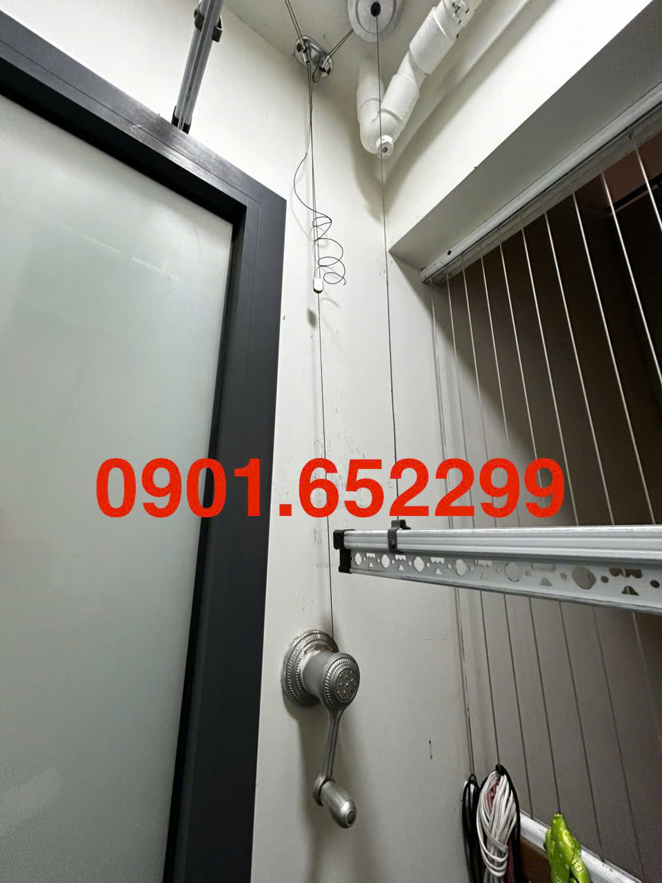 Giàn phơi gắn trần có thay giây cáp được không