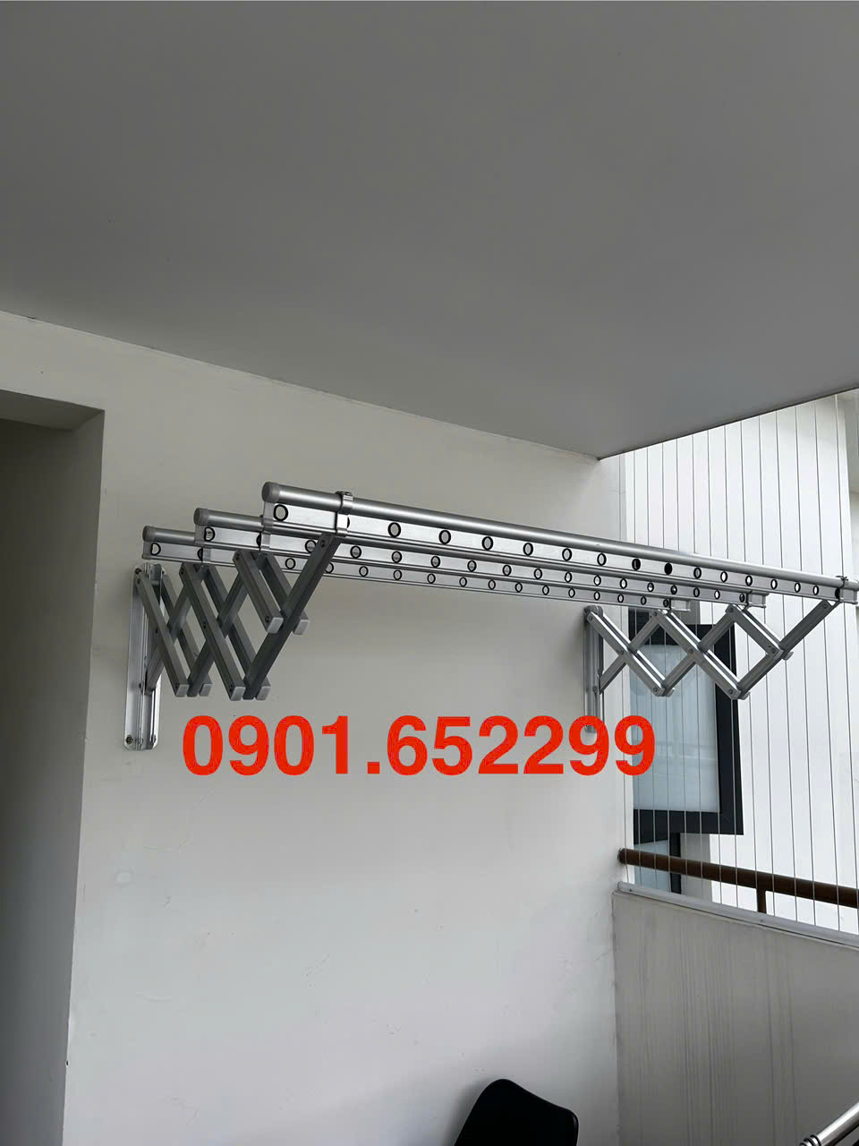 Giàn phơi gắn tường chịu lực bao nhiêu ký