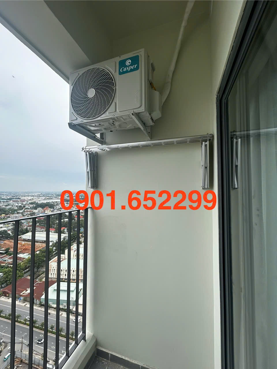 Giàn phơi gắn tường cho ban công hẹp