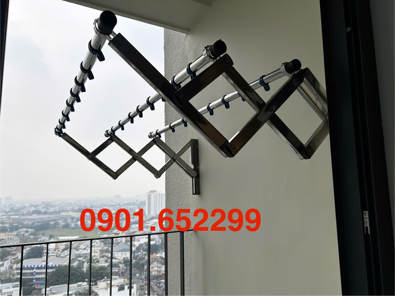 Giàn phơi gắn tường