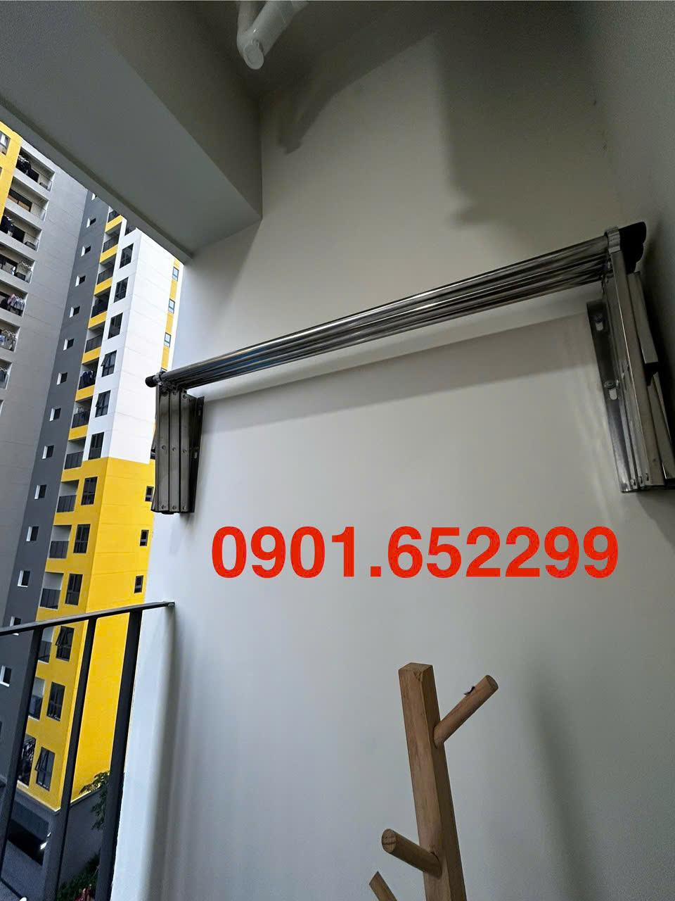 Giàn phơi gắn tường