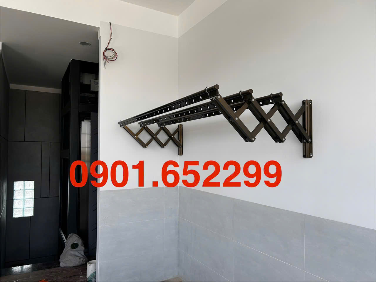 Giàn phơi gắn tường