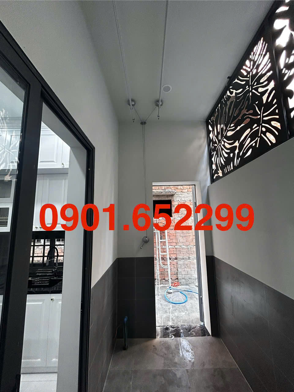 Giàn phơi gắn trần phù hợp với khí hậu Việt Nam