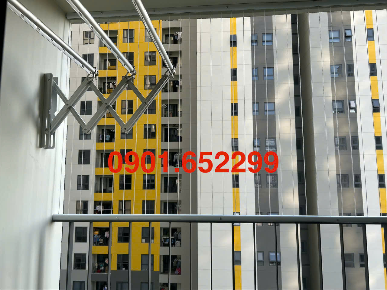Thi công giàn phơi gắn tường chung cư Pegasus Plaza
