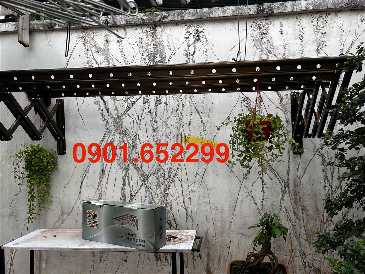 Thi công giàn phơi gắn tường tại Biên Hòa ,tiết kiệm diện tích