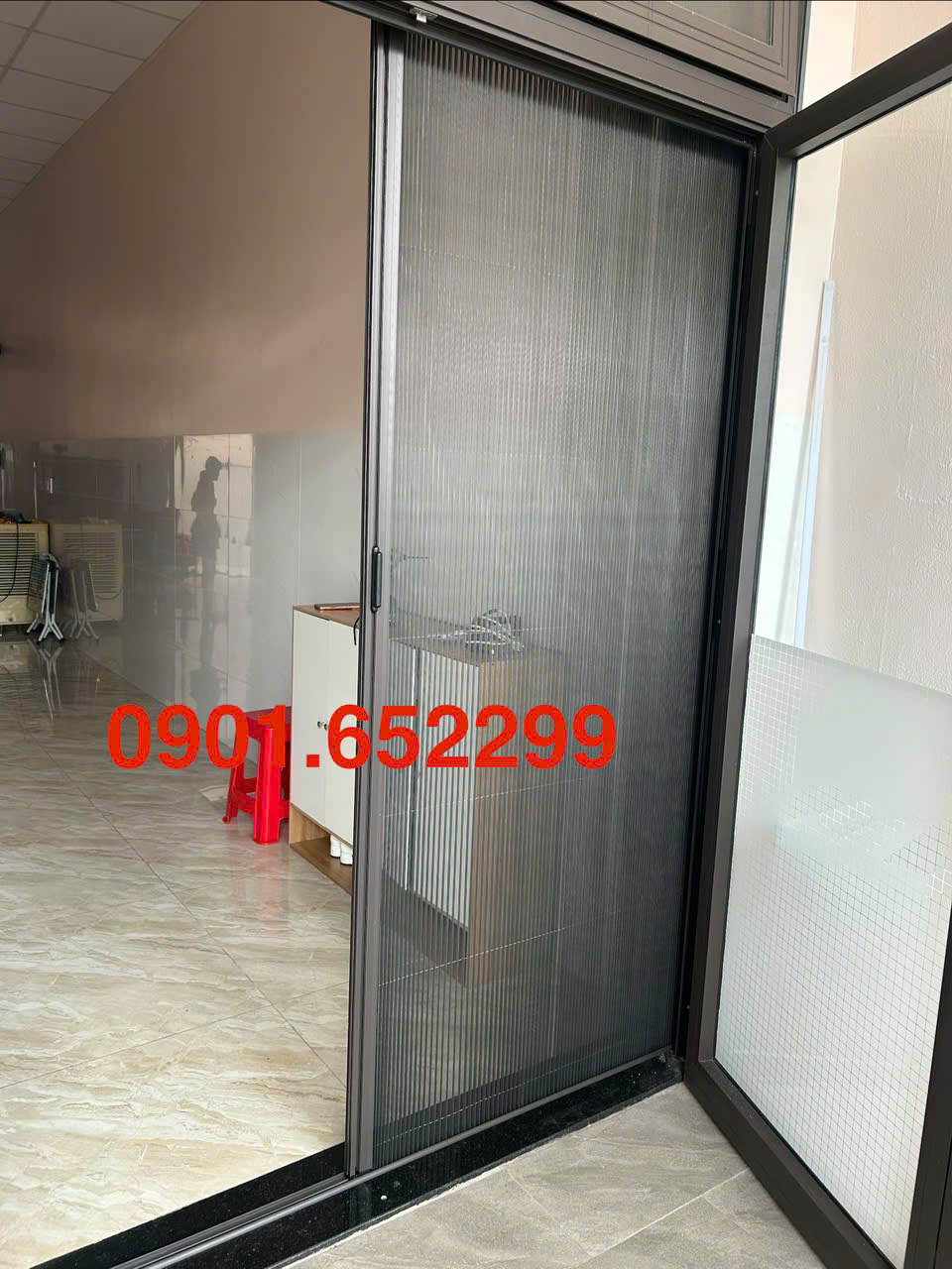 Thi công ,lắp đặt cửa lưới chống muỗi tại Dĩ An 