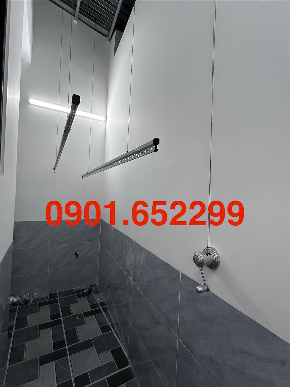 Thi công ,lắp đặt giàn phơi gắn trần tại Aqua City