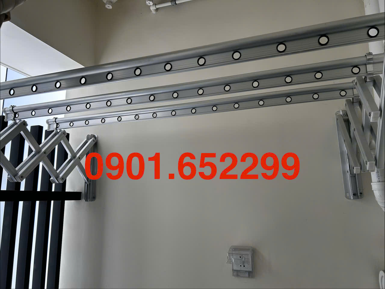 Thi công ,lắp đặt giàn phơi gắn tường tại Aqua City