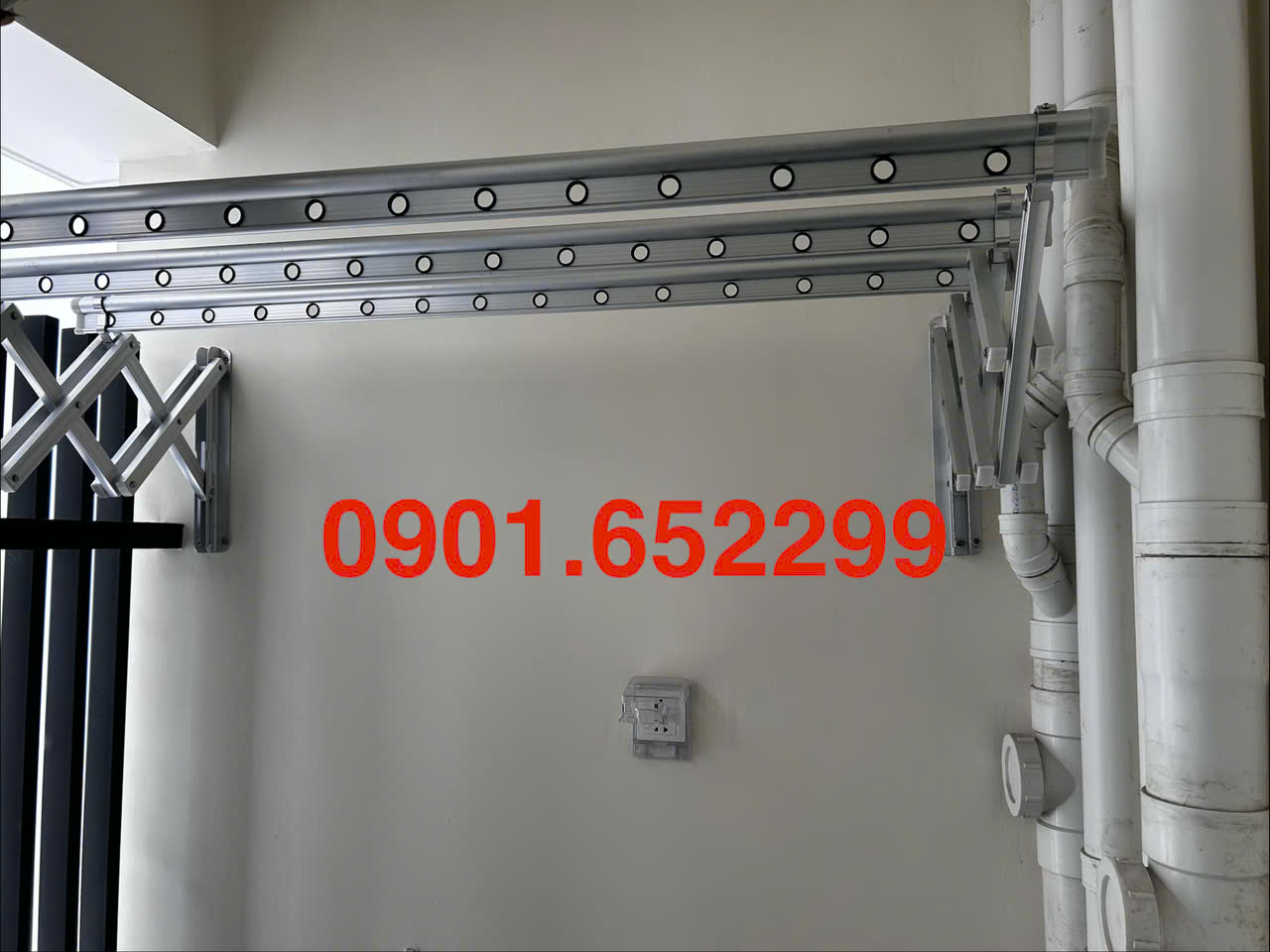 Thi công ,lắp đặt giàn phơi gắn tường tại Aqua City