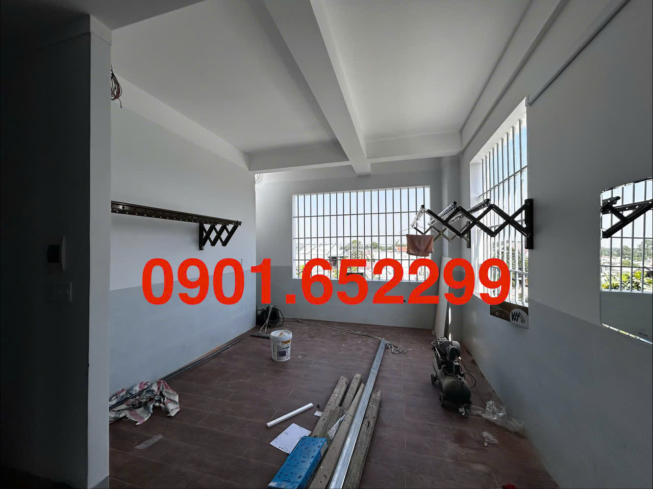 Thi công ,lắp đặt giàn phơi gắn tường tại Long Thành