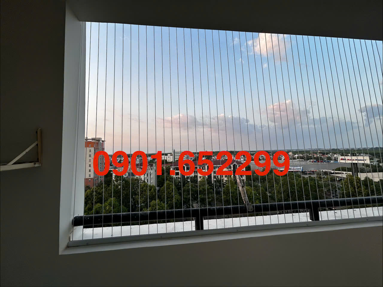 Thi công lưới an toàn ban công tại chung cư A1/A2