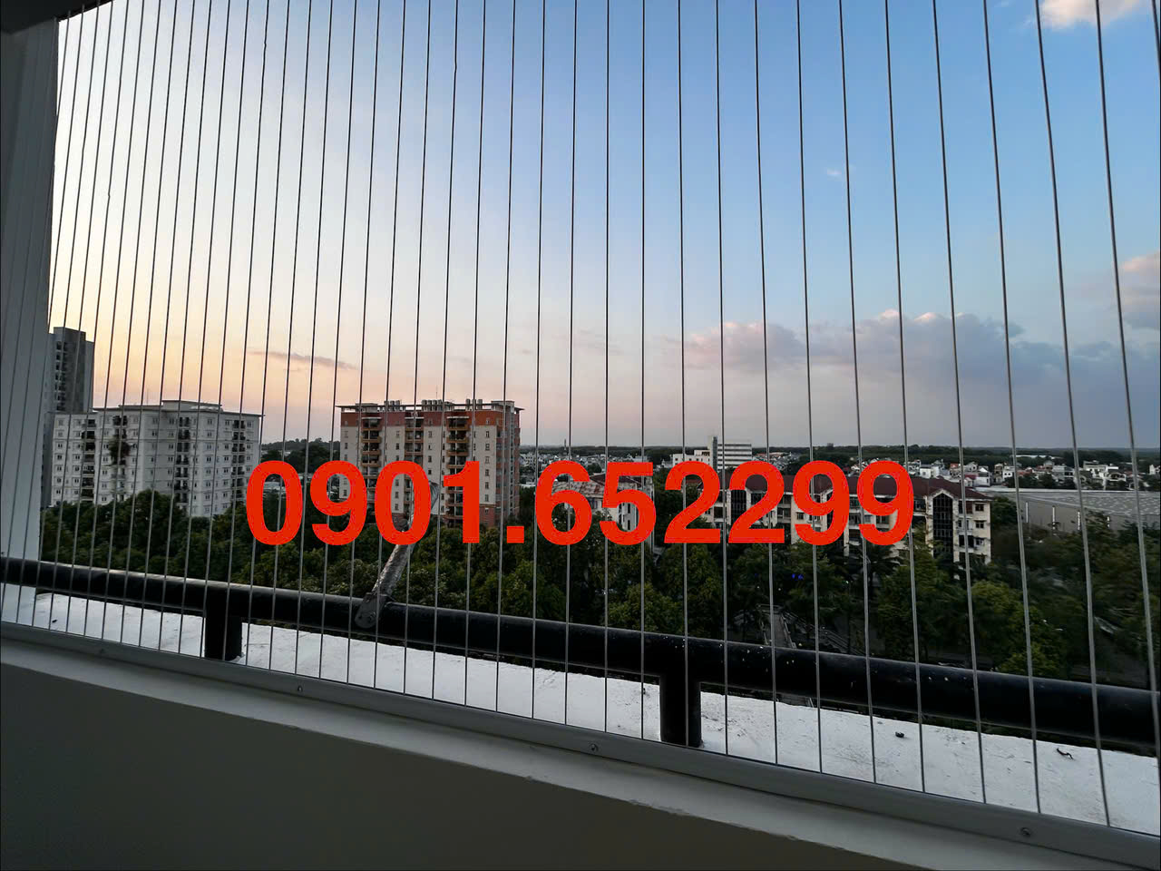 Thi công lưới an toàn ban công tại chung cư A1/A2