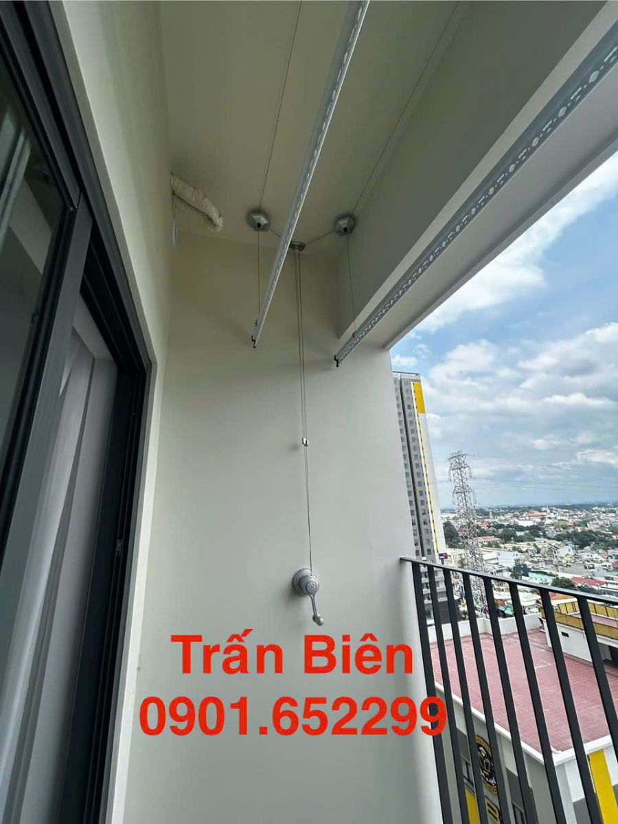 Giàn phơi gắn trần tại phường Trấn Biên