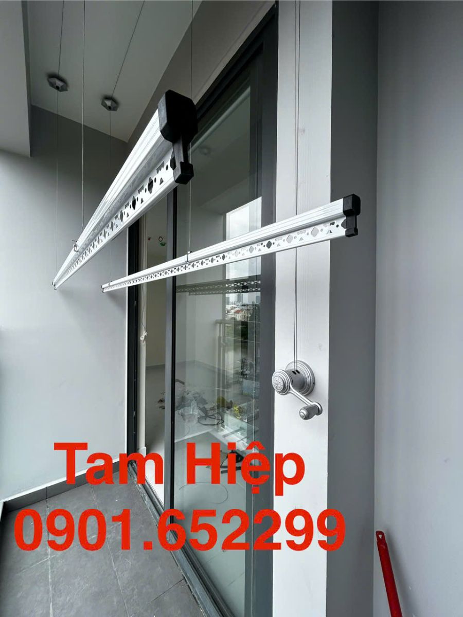 Giàn phơi gắn trần tại Tam Hiệp