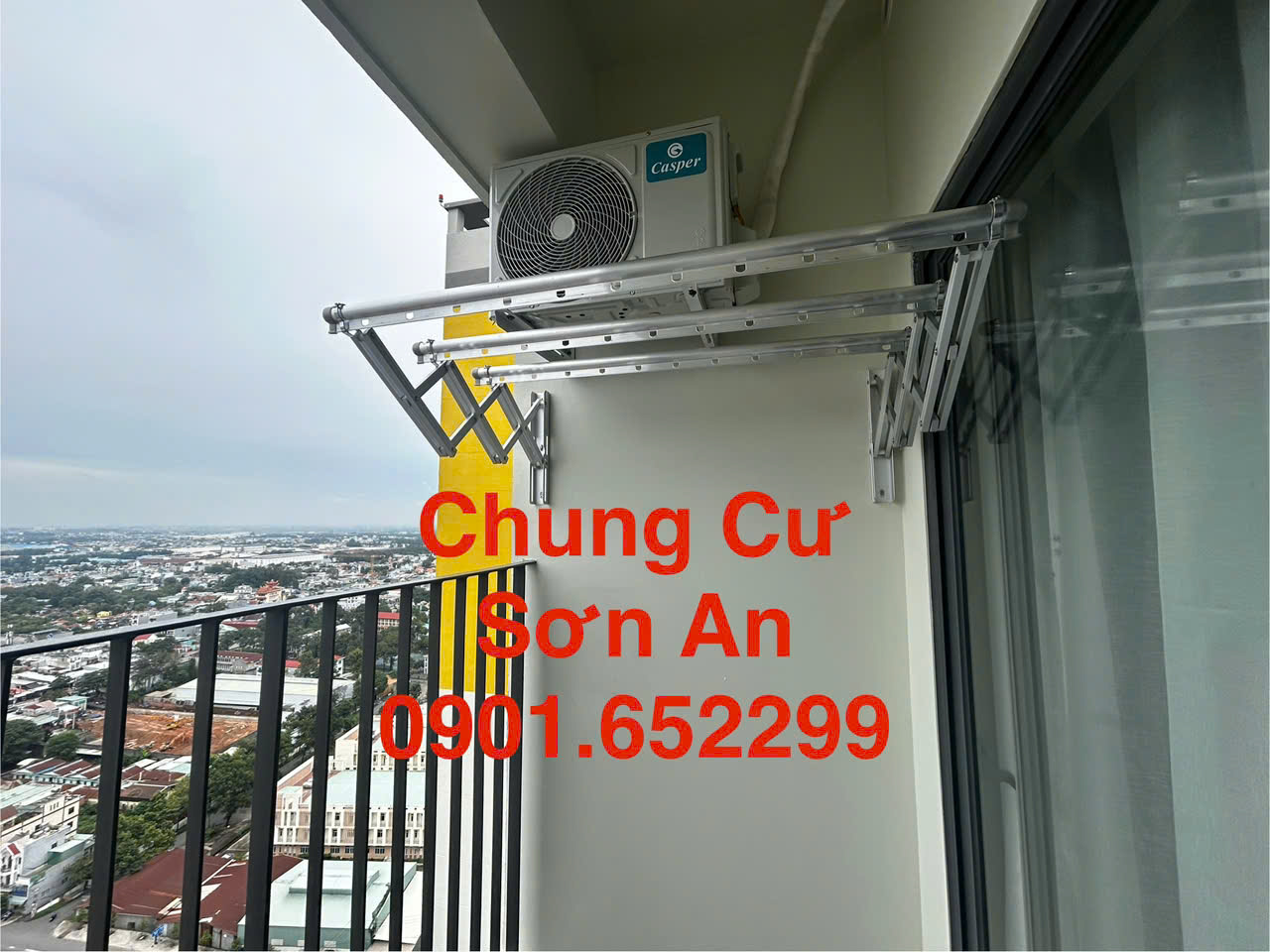 Giàn phơi gắn tường chung cư Sơn An