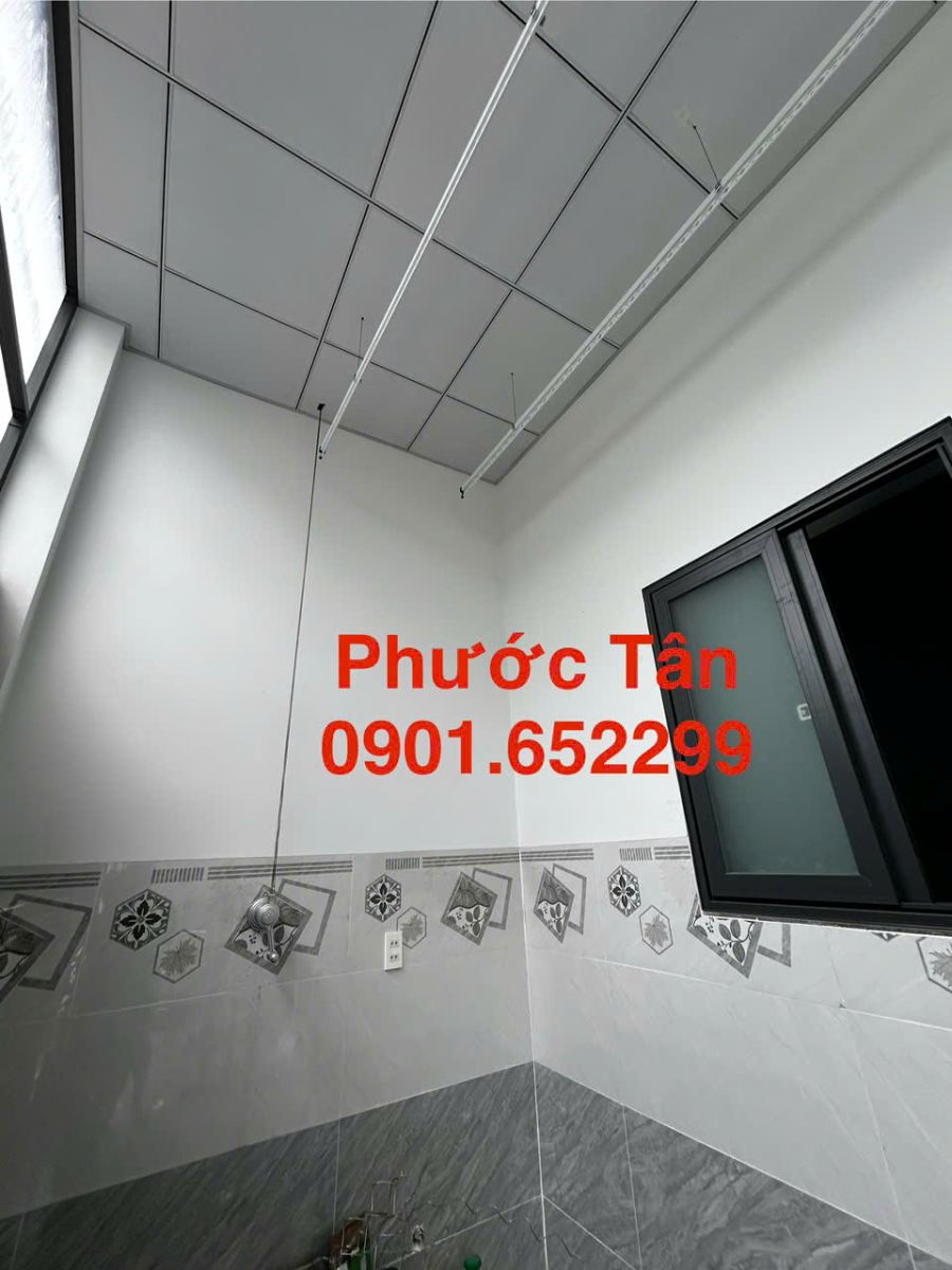 Giàn phơi gắn trần tại phường Phước Tân