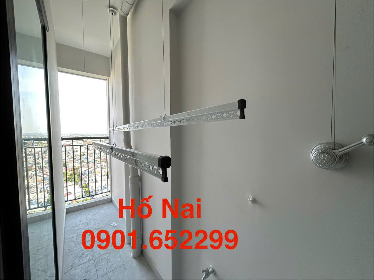 giàn phơi gắn trần hố nai